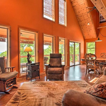 Spacious Log Cabin With Fire Pit And Game Room! Eureka Springs Esterno foto