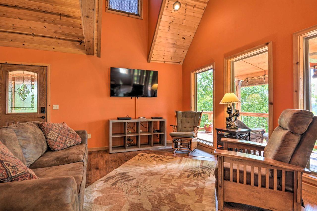 Spacious Log Cabin With Fire Pit And Game Room! Eureka Springs Esterno foto