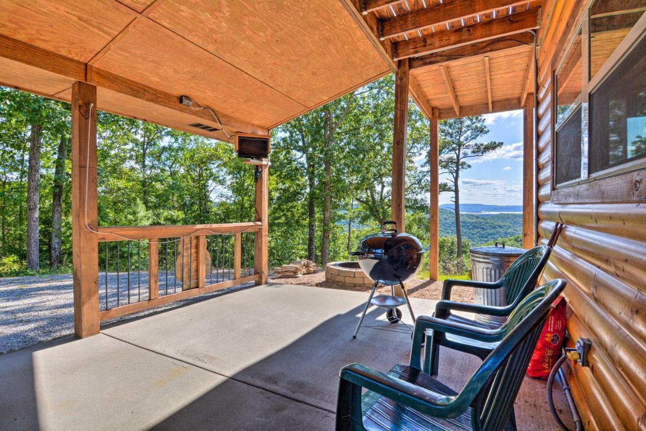 Spacious Log Cabin With Fire Pit And Game Room! Eureka Springs Esterno foto